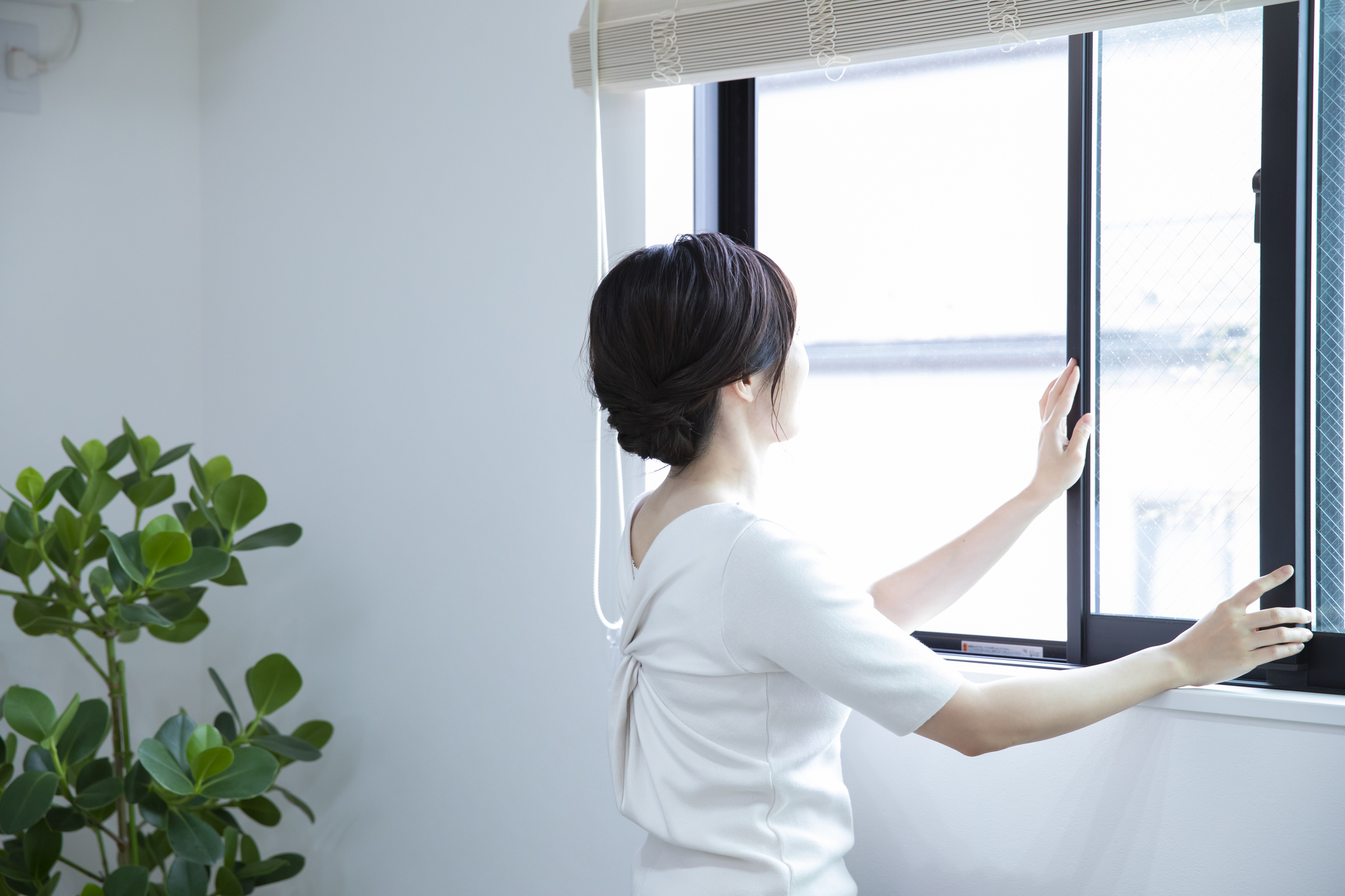 窓用エアコン（ウィンドウエアコン）とは？取り付けは簡単？ | 電力