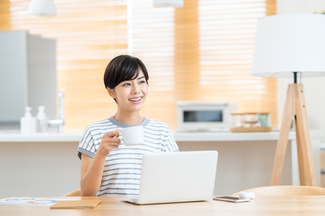 NURO 光とauひかりを比較|料金や速度の違いなど特徴の違いを解説