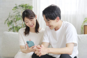 電力会社の切り替えタイミングはいつがベスト？損しない判断ポイントを解説