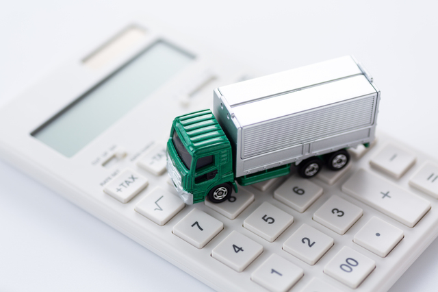 引越し料金は平日と土日・祝日どちらが安い？曜日別の費用相場と安くするコツを解説